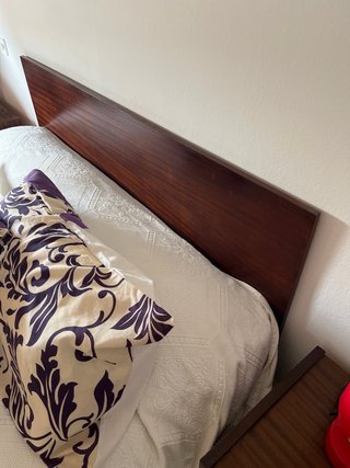 Cabecero y 2 mesitas de noche de madera