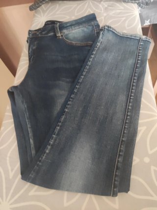 Pantalón vaquero Sfera con pedrería