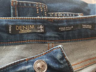Pantalón vaquero Sfera con pedrería