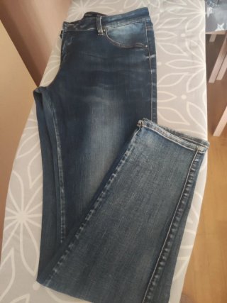 Pantalón vaquero Sfera con pedrería