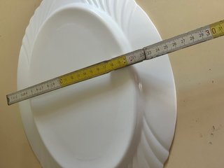 Piatto da portata ovale in porcellana bianca