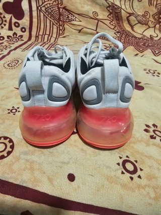 Nike Air Max 720 - Poco Uso