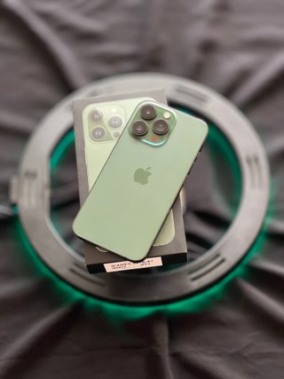 iPhone 13 Pro Verde Militar