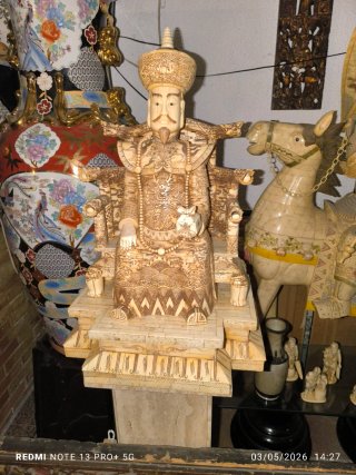 Colección Oriental: Figuras y Jarrones