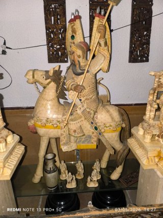 Colección Oriental: Figuras y Jarrones
