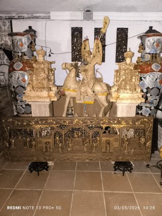 Colección Oriental: Figuras y Jarrones