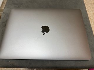 MacBook Air 13” 2020 Gris Espacial