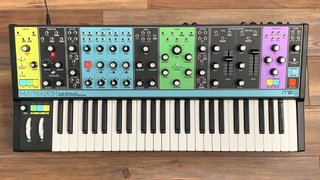 Sintetizador Analógico Moog Matriarch