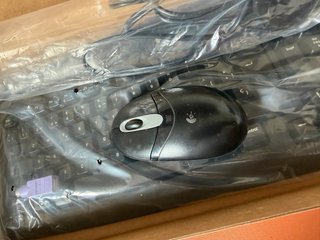Teclado y Ratón Inalámbricos Logitech EX110