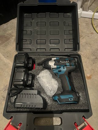 Pistola de impacto 21V con baterías