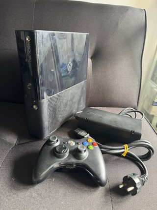 Xbox 360 E Negra Completa