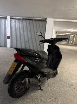 Yamaha Jog RR Negra