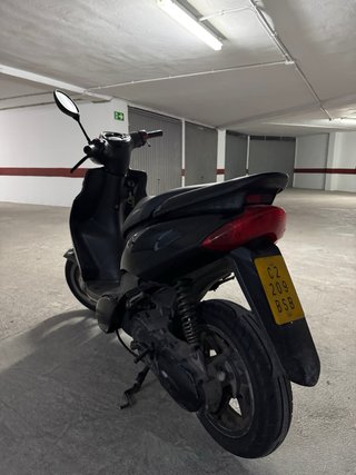 Yamaha Jog RR Negra