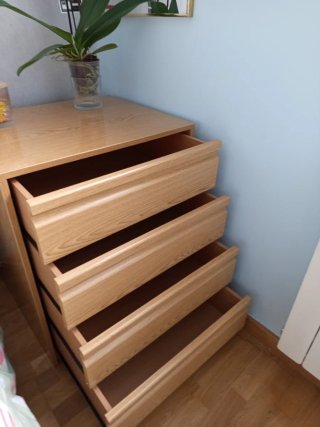 Cajonera de madera montada