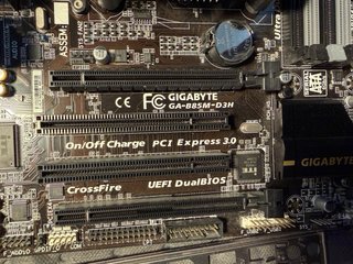 Placa Base Gigabyte GA-B85M-D3H