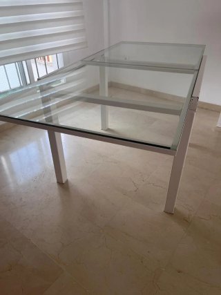 Mesa comedor extensible cristal y metal + 2 sillas