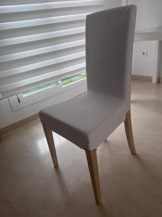 Mesa comedor extensible cristal y metal + 2 sillas
