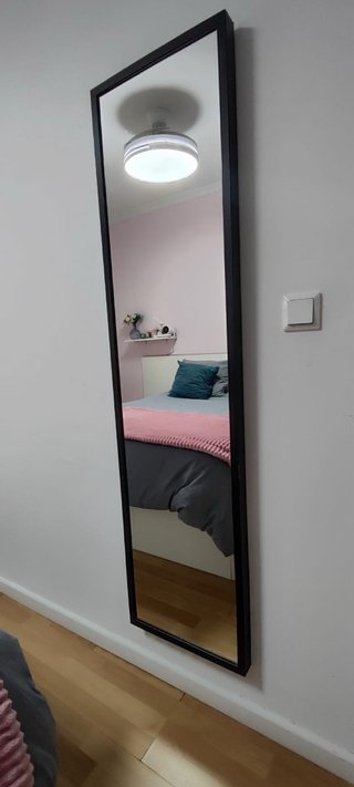 Espejo de pie IKEA negro