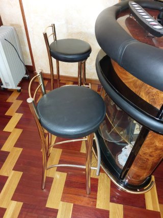 Mueble Bar Esquinero con 2 Taburetes