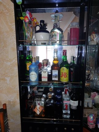Mueble Bar Esquinero con 2 Taburetes