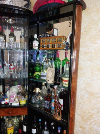Mueble Bar Esquinero con 2 Taburetes