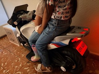 Moto eléctrica infantil BMW HP2
