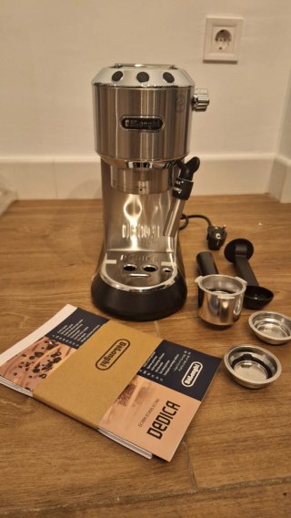 Cafetera DeLonghi Dedica Espresso