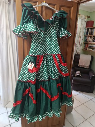 Bata flamenca verde y roja