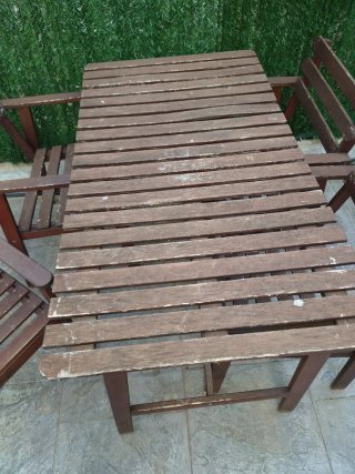 Conjunto mesa y sillas de madera