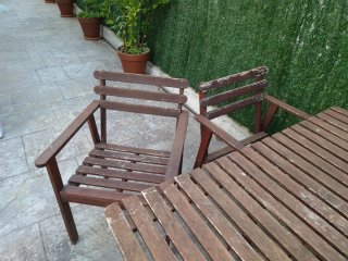 Conjunto mesa y sillas de madera