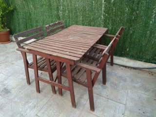 Conjunto mesa y sillas de madera