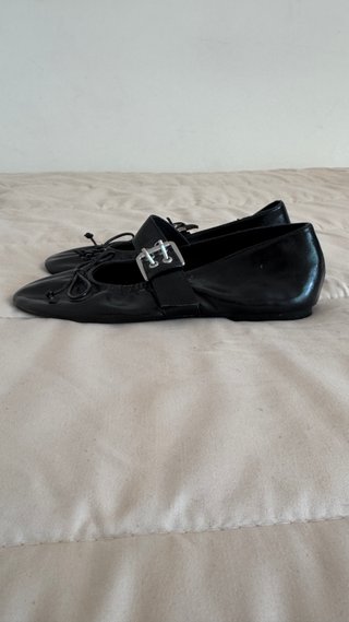 Bailarinas Bershka hebilla negras T.37