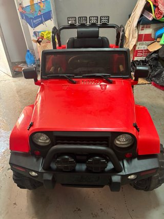 Coche eléctrico infantil rojo
