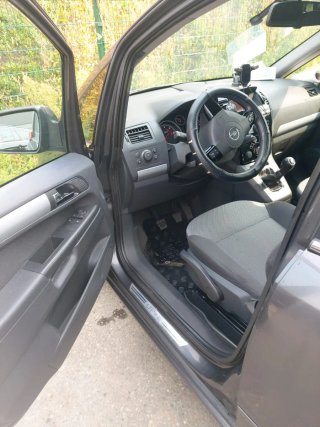 Opel Zafira 2012