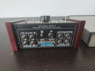 Controlador de monitoreo y Amp de auriculares