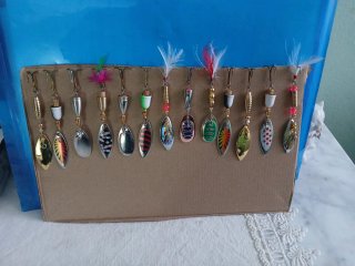 Set de 13 señuelos de pesca