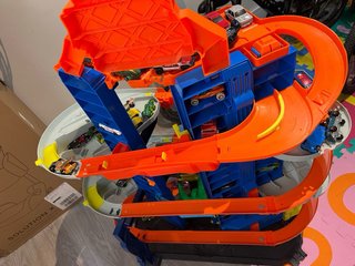 Hot Wheels Ultimate Garage con Coches