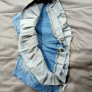 Minigonna jeans Bershka a pieghe