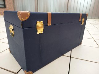 Baúl decorativo azul y marrón