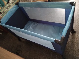 Cuna de viaje plegable azul