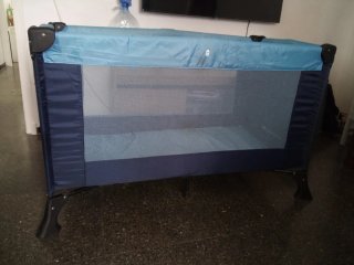 Cuna de viaje plegable azul