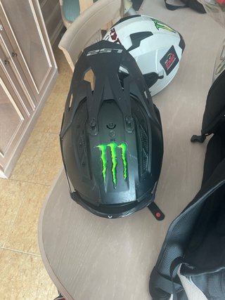Casco Moto Abierto Blanco y casco negro motocross