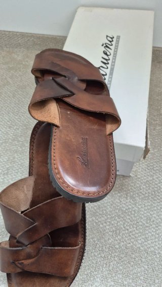 Sandalias LURUEÑA Marrones Piel