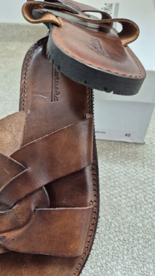Sandalias LURUEÑA Marrones Piel