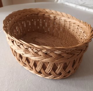 Cesto antiguo de ratán