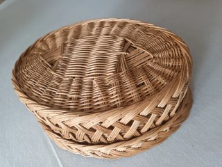 Cesto antiguo de ratán