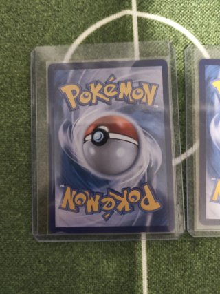 Carta Pokémon Lugia V 130 HP y Venusaur V 110 HP