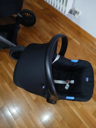 Carro de bebé Chicco gris