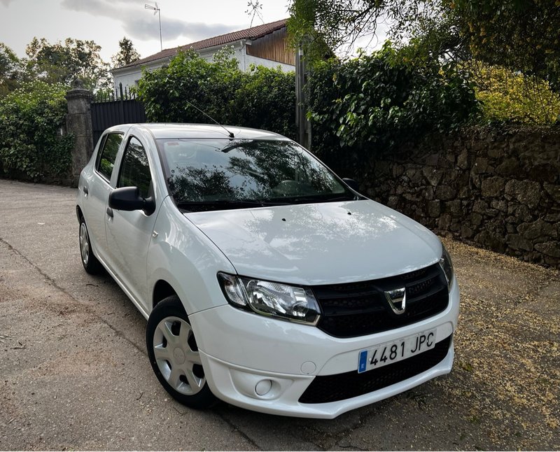 Dacia Sandero 1.5dci - foto 1