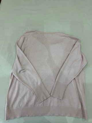 Jersey rosa punto cuello pico botones